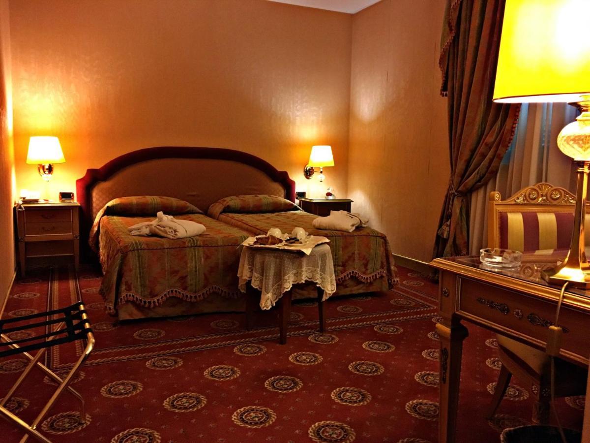 Andreola Central Hotel Milano Esterno foto