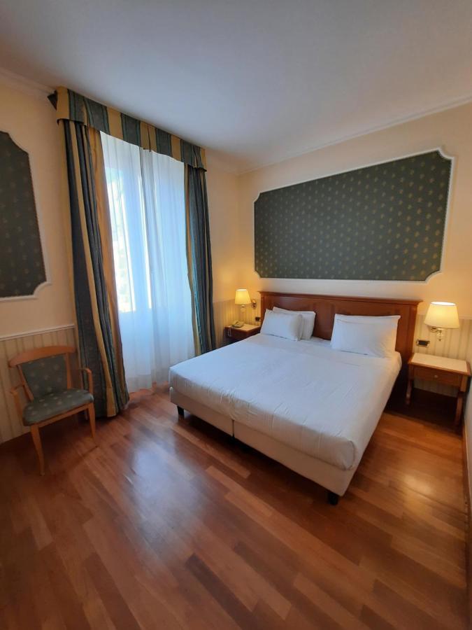 Andreola Central Hotel Milano Esterno foto