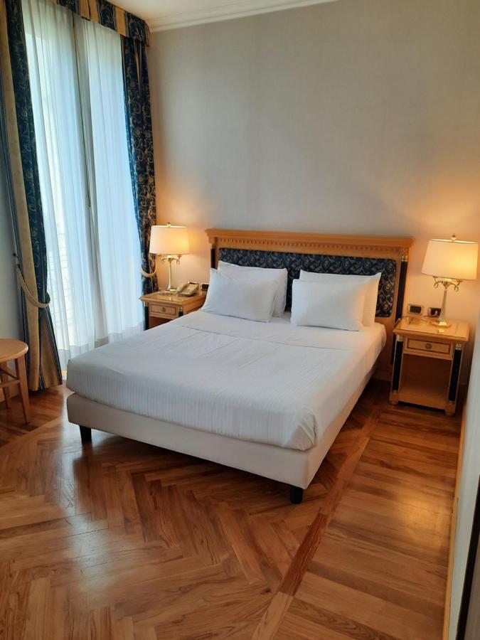 Andreola Central Hotel Milano Esterno foto