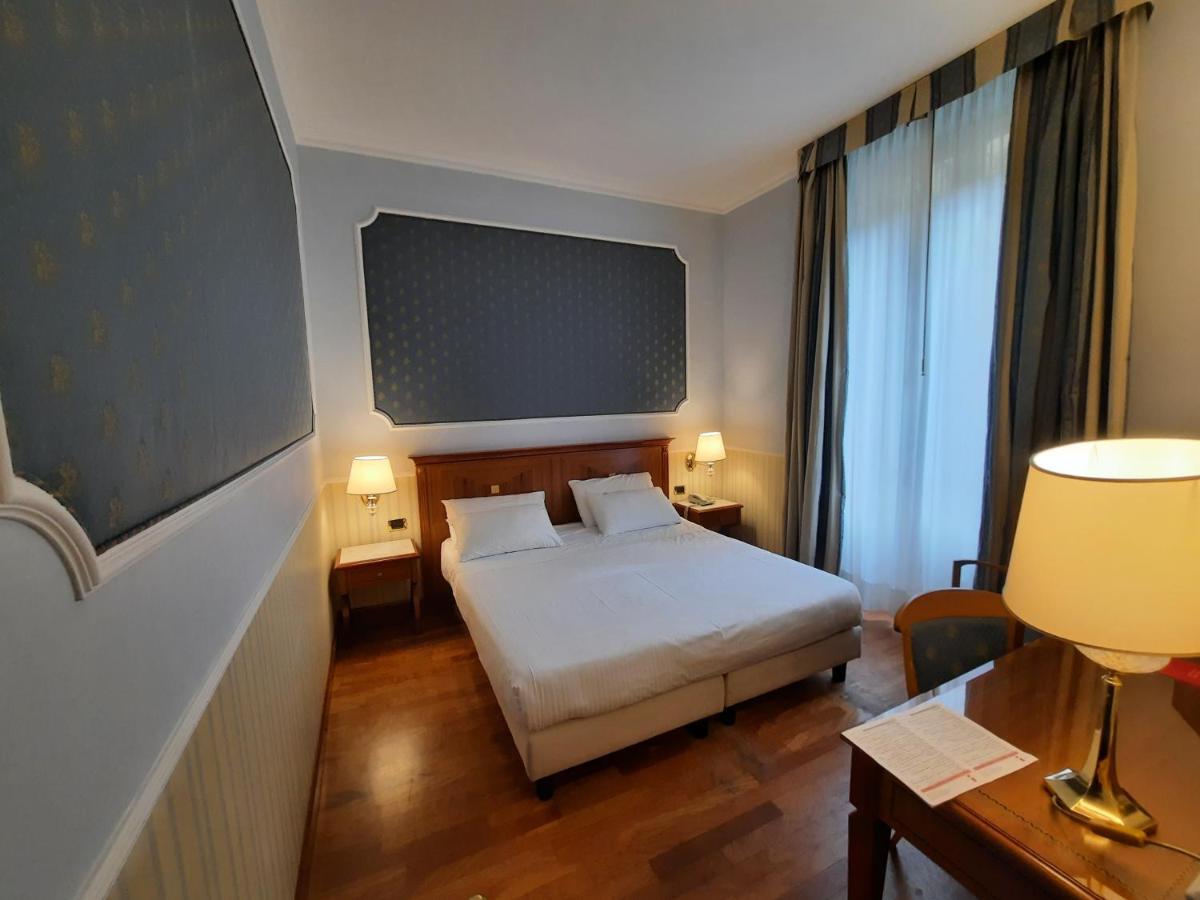 Andreola Central Hotel Milano Esterno foto