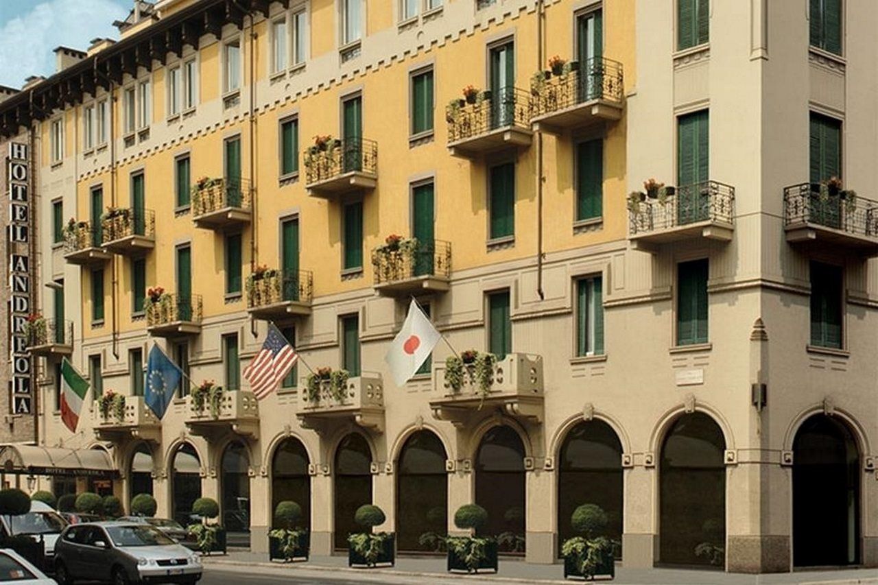 Andreola Central Hotel Milano Esterno foto